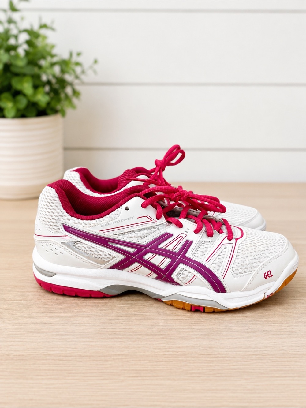 ASICS GEL-Rocket Women’s Volleyball Court Shoes Size 7.5 White Pink Excellent